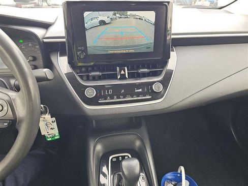 Used 2023 Toyota Corolla LE FWD image 6
