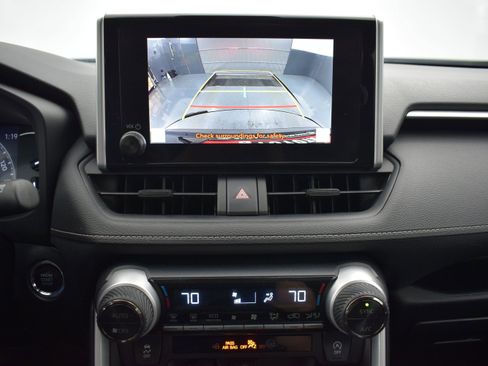 Used 2024 Toyota RAV4 XLE AWD/4WD image 15