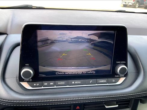 Used 2023 Nissan Rogue SV w/ SV Premium B Package image 26