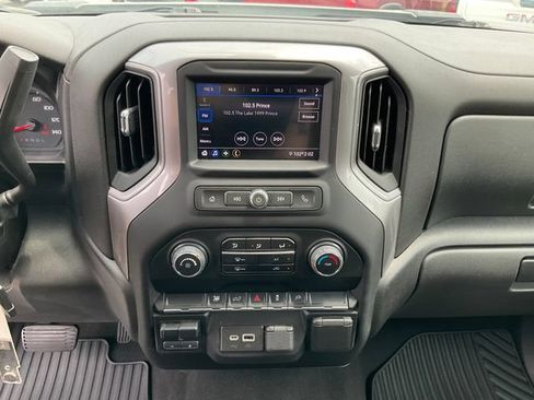 Used 2022 Chevrolet Silverado 2500 Custom w/ Custom Value Package AWD/4WD image 12