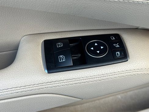 Used 2020 Mercedes-Benz SL 550 image 14