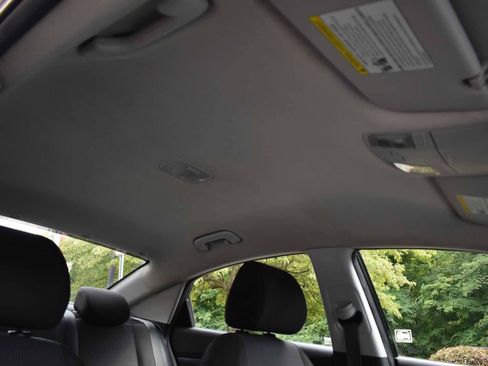 Used 2020 Hyundai Accent SE FWD image 42