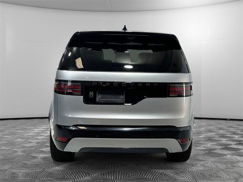 Used 2024 Land Rover Discovery Dynamic SE image 4