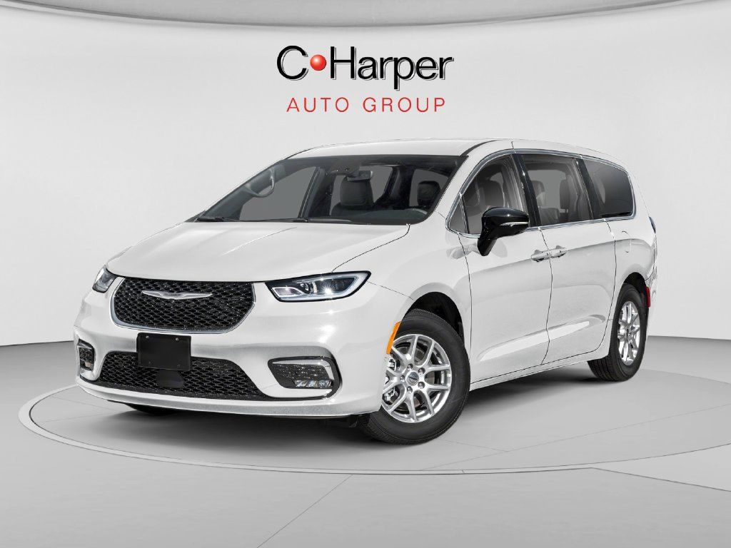 Used 2025 Chrysler Pacifica Select FWD image 1
