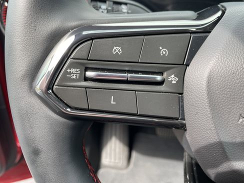 Used 2025 Chevrolet Equinox RS w/ Safety and Technology Package AWD/4WD image 32