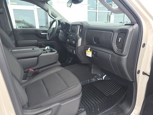 New 2026 Chevrolet Silverado 1500 Custom Trail Boss w/ LPO, Dark Essentials Package image 4