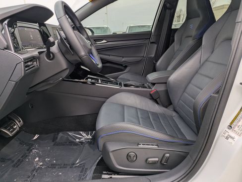 Used 2023 Volkswagen Golf R image 13