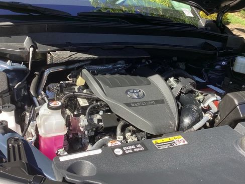 Used 2024 Toyota Grand Highlander AWD image 23