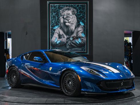 Used 2018 Ferrari 812 Superfast RWD image 9