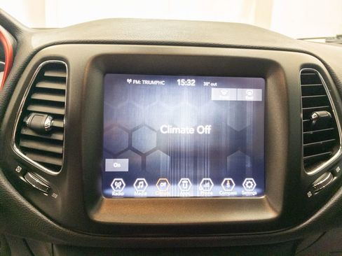 Used 2018 Jeep Compass Trailhawk image 13