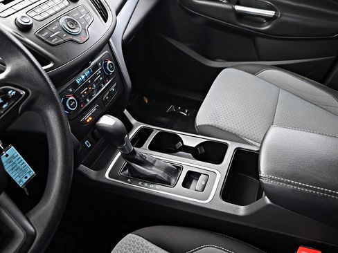 Used 2017 Ford Escape SE w/ SE Cold Weather Package image 15