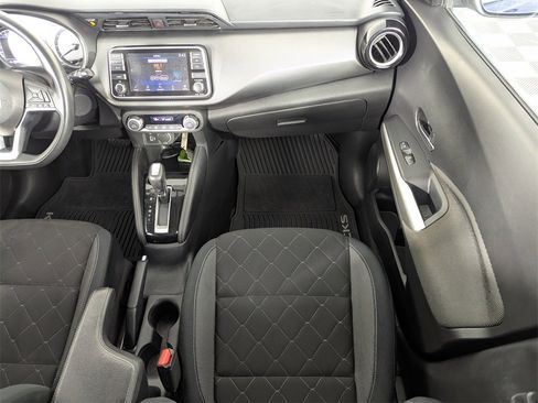 Used 2019 Nissan Kicks SV image 16