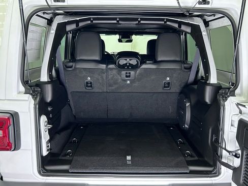 New 2025 Jeep Wrangler Unlimited Rubicon 392 image 12