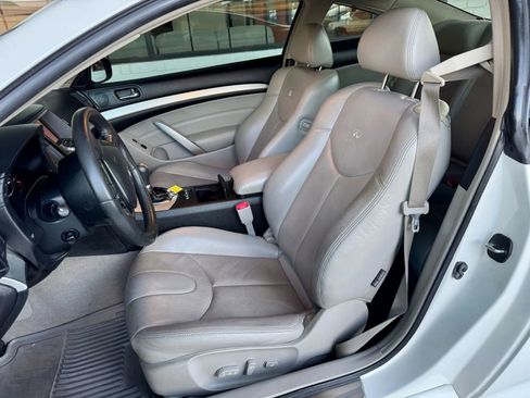 Used 2009 INFINITI G37 Journey w/ Premium Pkg image 19