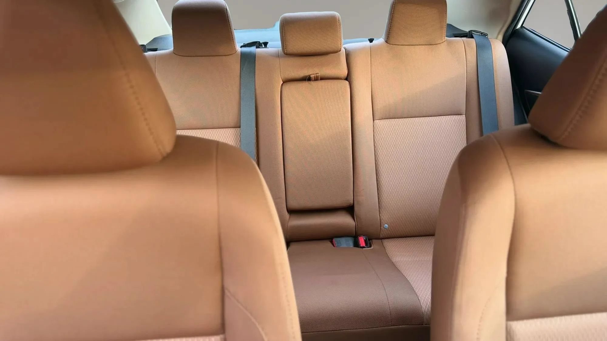 Used 2015 Toyota Corolla LE FWD image 19