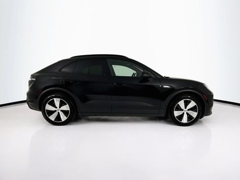 Certified 2025 Porsche Macan Electric RWD image 8