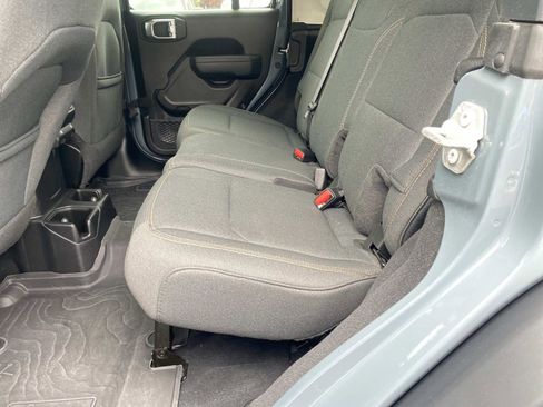 Used 2024 Jeep Wrangler Unlimited Sport AWD/4WD image 18