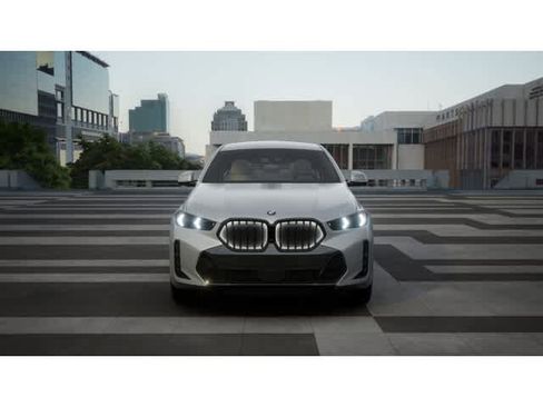 New 2026 BMW X6 xDrive40i w/ Executive Package image 3