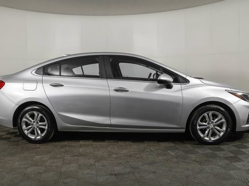 Used 2019 Chevrolet Cruze LT image 13