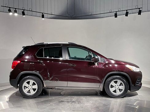 Used 2020 Chevrolet Trax LT FWD image 10
