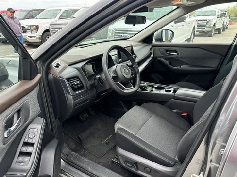 Used 2021 Nissan Rogue SV AWD/4WD image 9