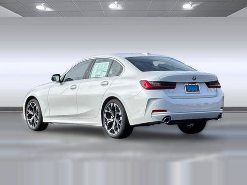 Used 2026 BMW 330i Sedan w/ Premium Package RWD image 3