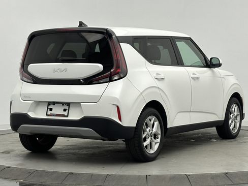 Used 2023 Kia Soul LX w/ LX Technology Package image 7