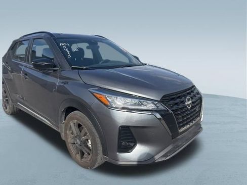 Used 2024 Nissan Kicks SR image 4