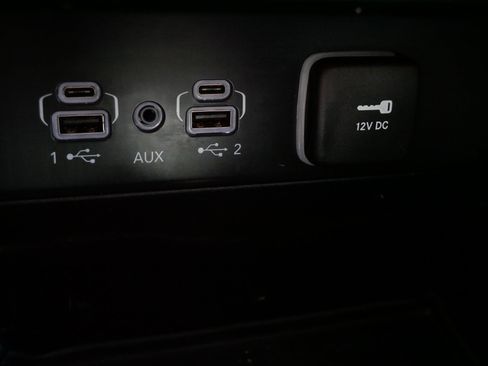 Used 2023 Jeep Grand Cherokee Limited w/ Black Appearance Package AWD/4WD image 30