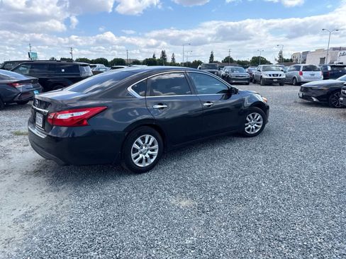 Used 2016 Nissan Altima 2.5 S w/ Power Driver Seat Package FWD image 5
