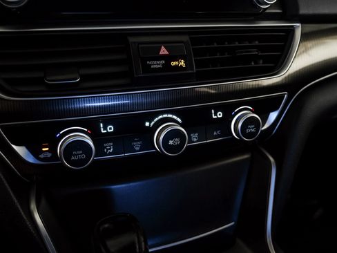 Used 2018 Honda Accord Sport image 21
