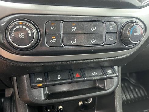 Used 2021 Chevrolet Colorado LT w/ Fleet Safety Package image 18