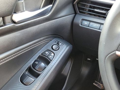 Used 2019 Nissan Altima 2.5 S FWD image 19