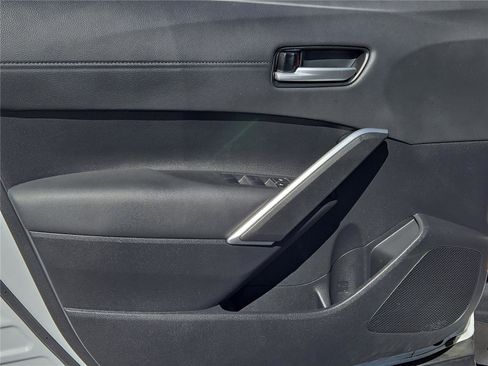 Used 2022 Toyota Corolla Cross XLE w/ Convenience Package image 13