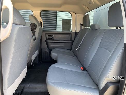 Used 2018 RAM 3500 Tradesman w/ Chrome Appearance Group RWD image 22