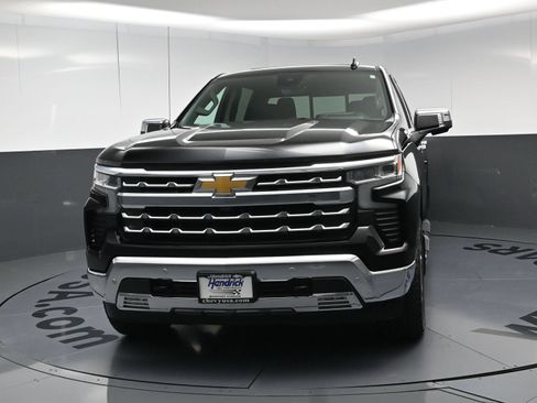 Used 2025 Chevrolet Silverado 1500 LTZ w/ LTZ Premium Package AWD/4WD image 5