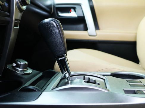 Used 2017 Toyota 4Runner SR5 image 51