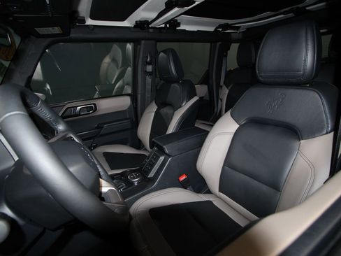 Used 2024 Ford Bronco Wildtrak image 4