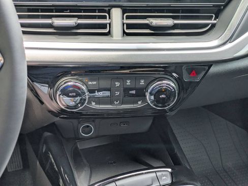 New 2026 Chevrolet Trax ACTIV w/ Sunroof Package FWD image 19