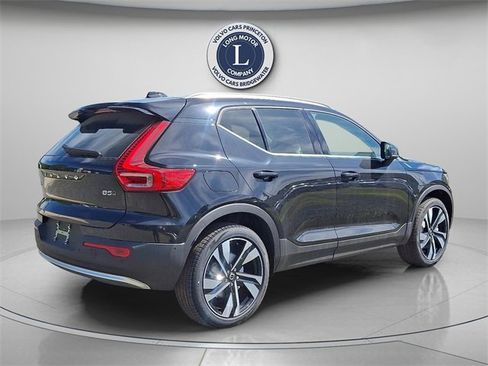 New 2025 Volvo XC40 B5 Ultra w/ Protection Package Premier image 7