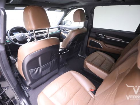 Used 2022 Kia Telluride SX w/ SX Prestige Package image 9