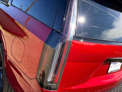 Used 2025 Cadillac Escalade ESV Sport Platinum image 29