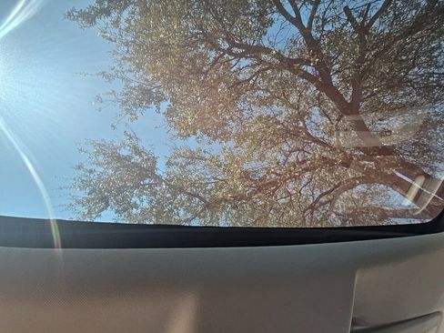 Used 2020 Land Rover Discovery Sport S image 21