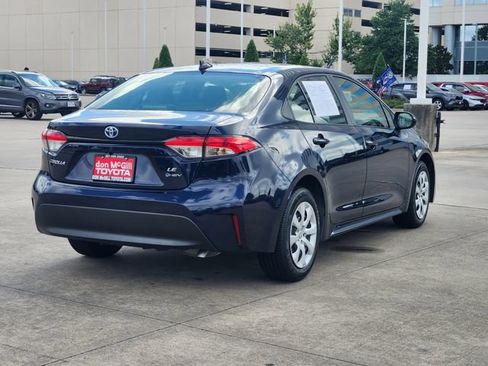 Certified 2025 Toyota Corolla LE FWD image 5