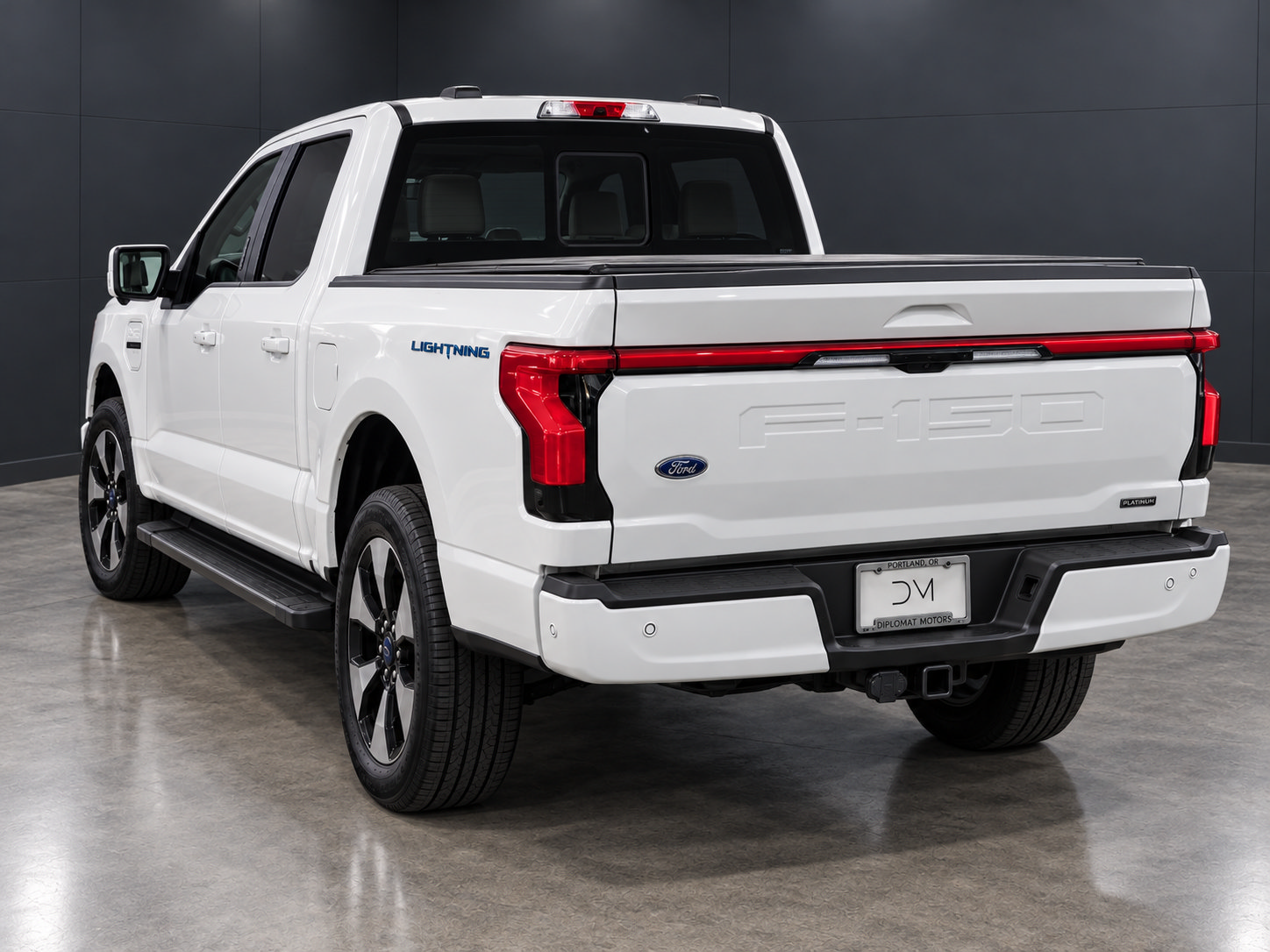 Used 2023 Ford F150 Lightning Platinum AWD/4WD image 7