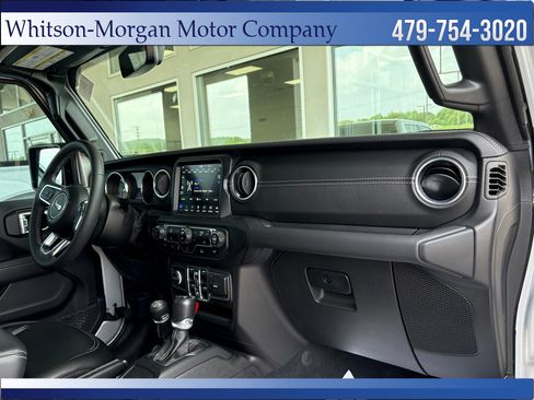 Used 2023 Jeep Wrangler Unlimited Sahara AWD/4WD image 16