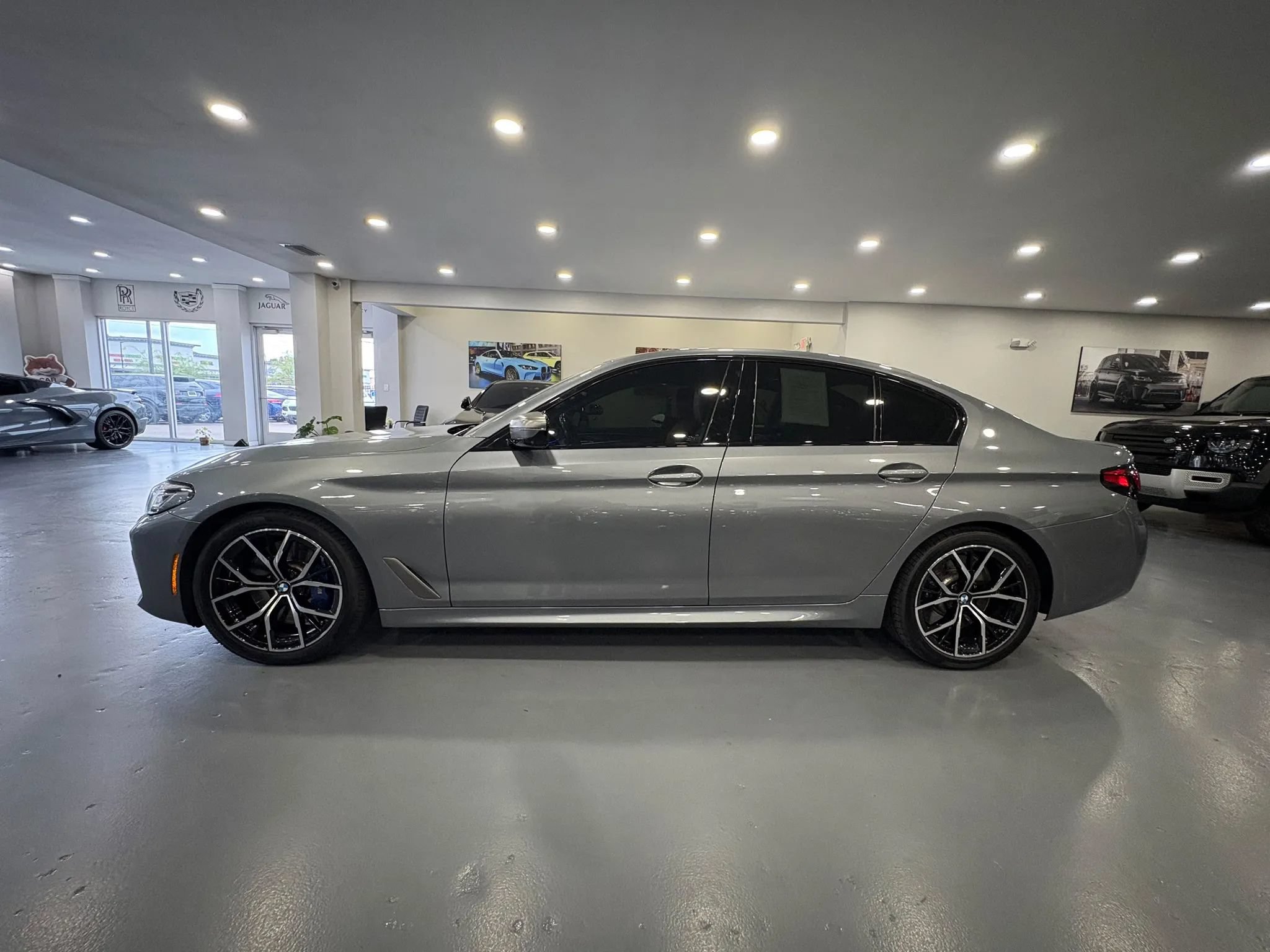 Used 2023 BMW M550i xDrive w/ Executive Package AWD/4WD image 4