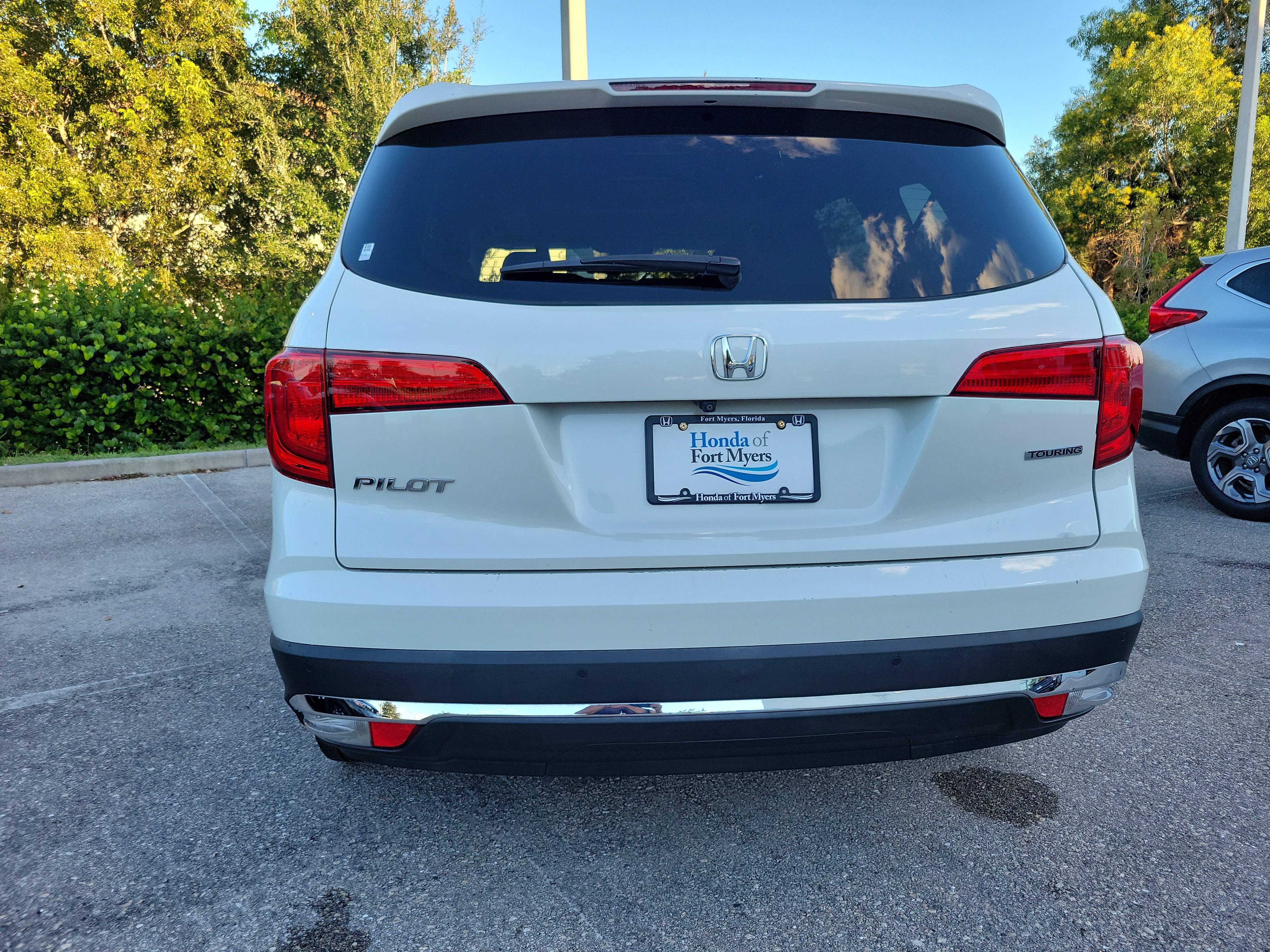 Used 2018 Honda Pilot Touring image 5