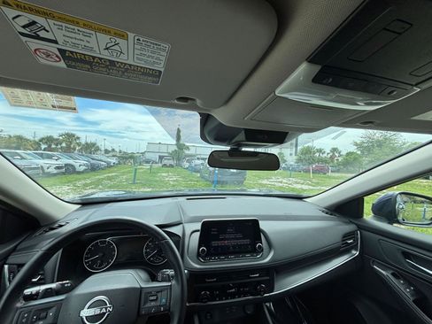 Used 2025 Nissan Rogue SV FWD image 35