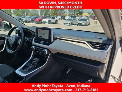 Used 2024 Toyota RAV4 XLE FWD image 32
